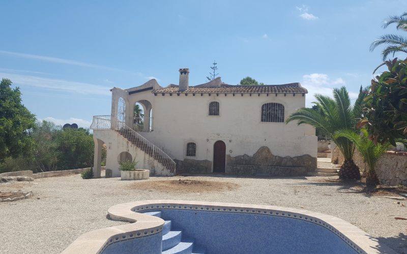 VERKOCHT | Moderne Ibiza Villa te koop in Moraira met fantastisch zeezicht Uniek Object