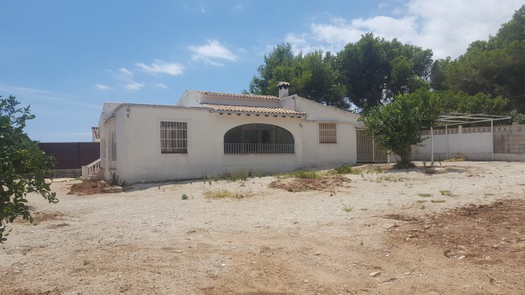 Van God overzee schroef Kans in Moraira | te renoveren villa | zeezicht | Ibiza stijl | VERKOCHT EN  OPGELEVERD | Mirador de Moraira