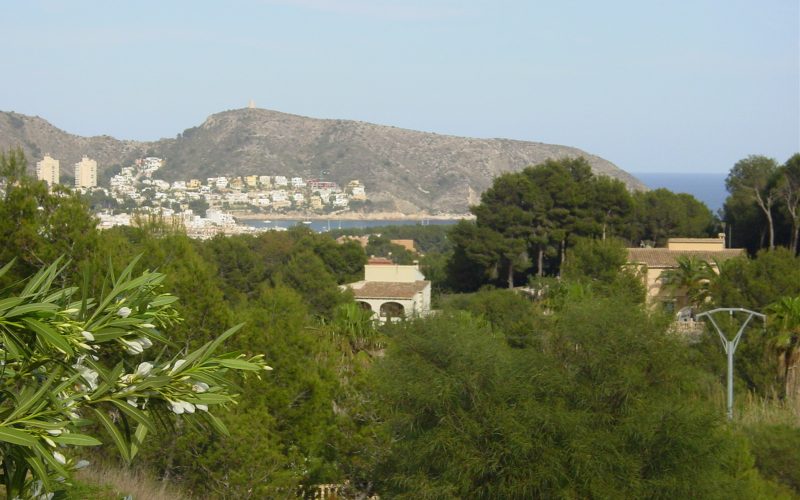 Building plot Moraira with Seaviews and private access