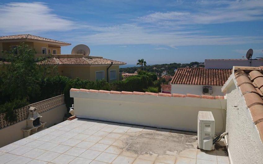 VERKOCHT | Villa op zonnige kavel te koop in Moraira Alicante Costa Blanca tegen prijs van de kavel