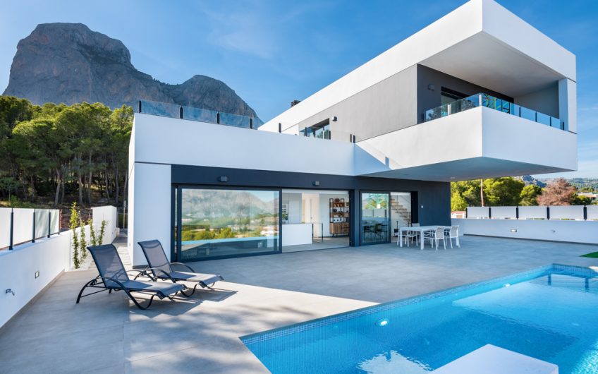Nieuwbouw villa met geweldig vallei en zeezicht in Polop te koop | Uitstekende prijs en condities