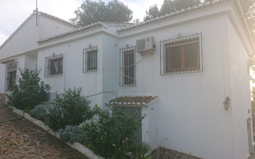 BUITENKANS | villa in el Portet Moraira te koop
