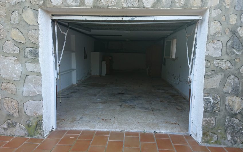 VERKOCHT | Villa om te renoveren te koop in Moraira