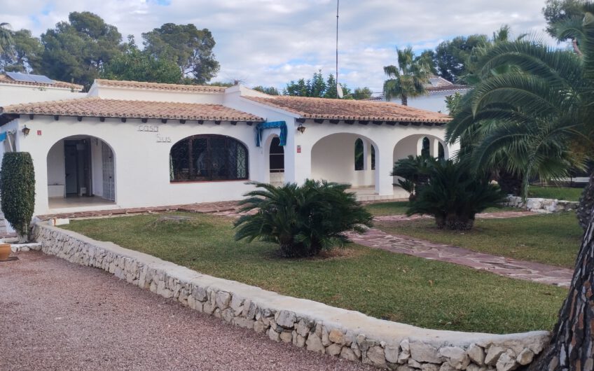 Interessant huis te koop in Pla del Mar Moraira