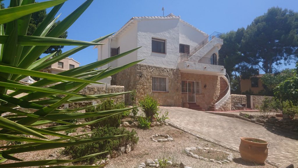 villa in Moraira om te renoveren te koop