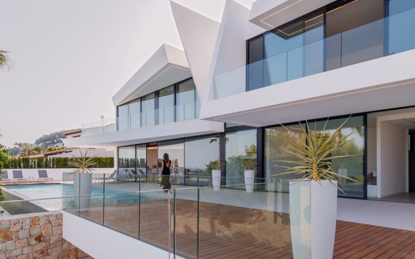 Luxe villa in Moraira met zeezicht