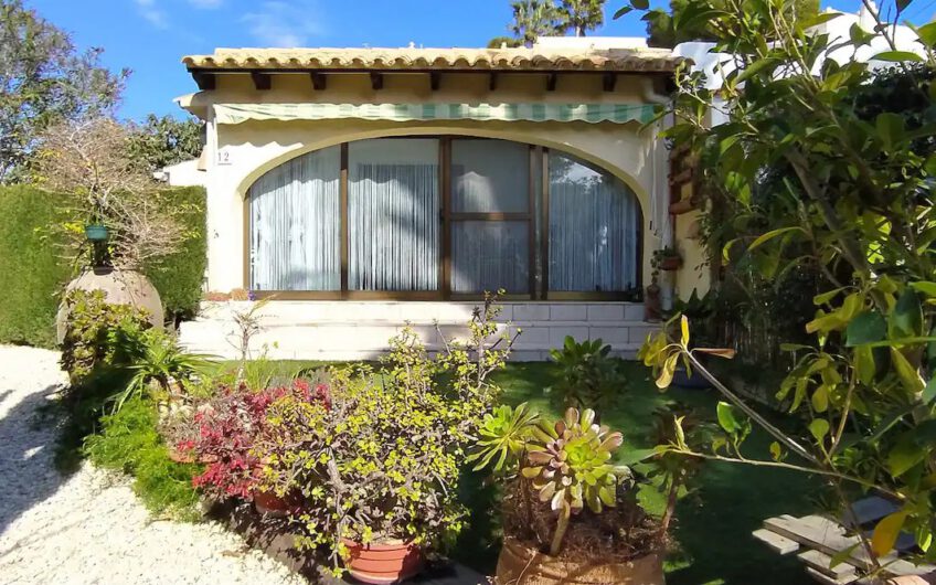 Gezellige en zonnige bungalow in Moraira te huur € 550/week
