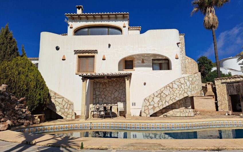 GERESERVEER | Villa in Moraira met prachtig zeezicht | TOP investeringsmogelijkheid el Portet Moraira